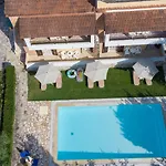 Villa-Toula